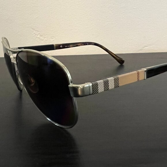 Burberry Check Polarized light gold aviator/pilot sunglasses (Style Be3080) - Picture 5 of 8